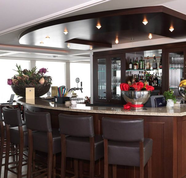 AmaWaterways AmaDolce Bar