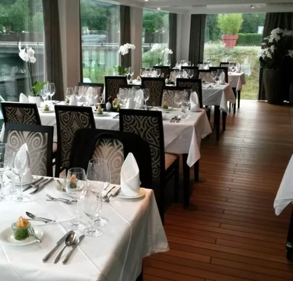 AmaWaterways AmaLyra Chef's Table Restaurant