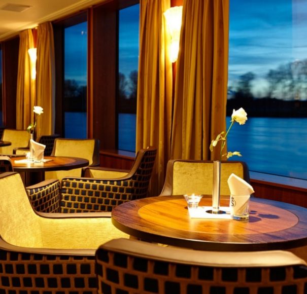 Riviera Travel Lord Byron Lounge