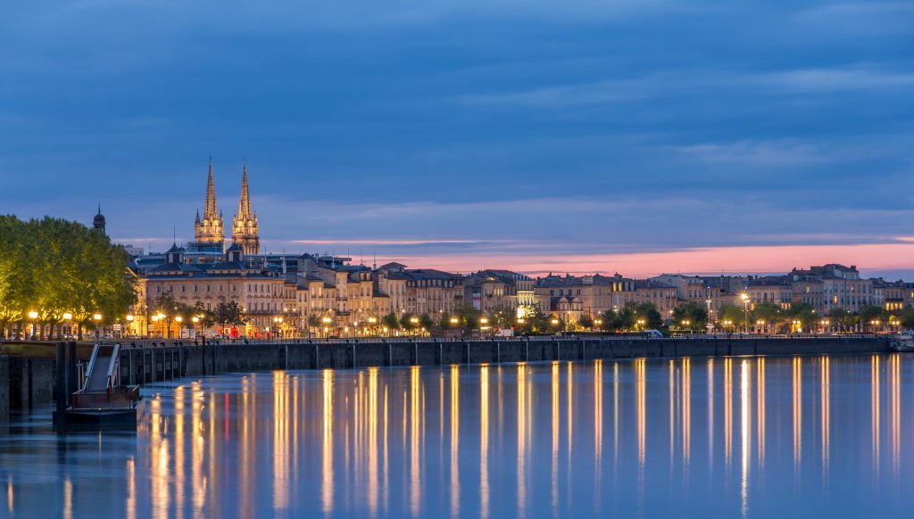 View-on-Bordeaux-in-the-evening---FranceLowRes