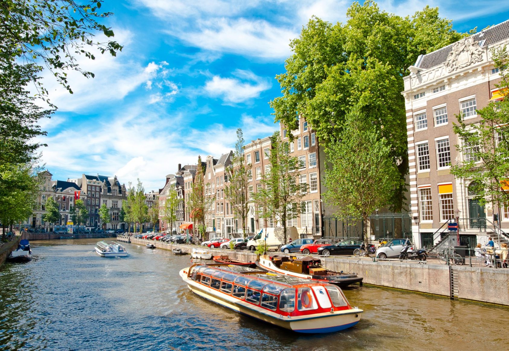 where do ama river cruises dock in amsterdam
