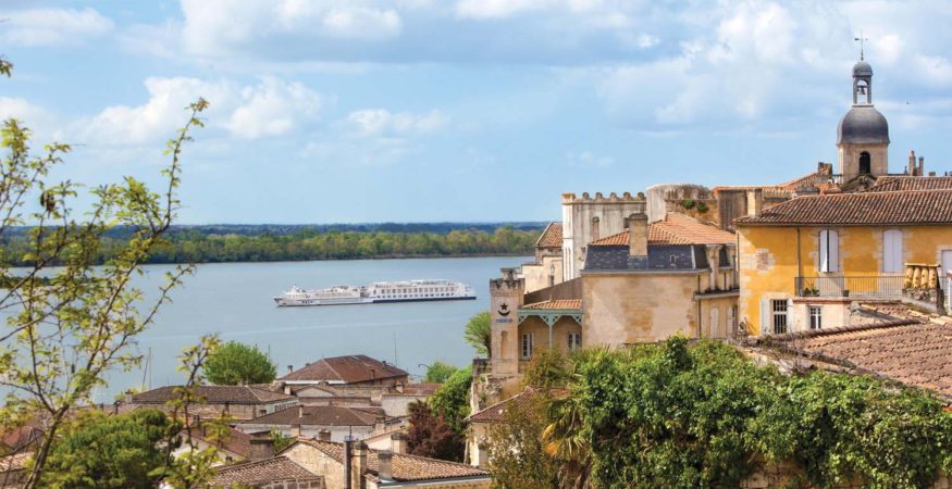 Uniworld River Royale in Blaye