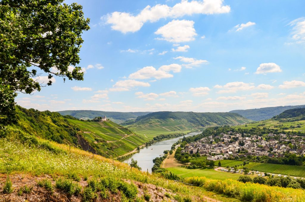 River Moselle and Marienburg Castle near village Puenderich
