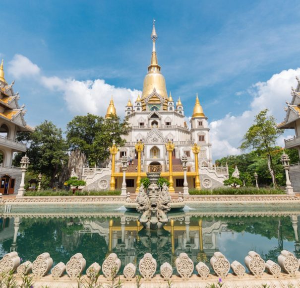 Mekong - Buu-Long-pagoda-at-District-9,-Ho-Chi-Minh-City-LowRes