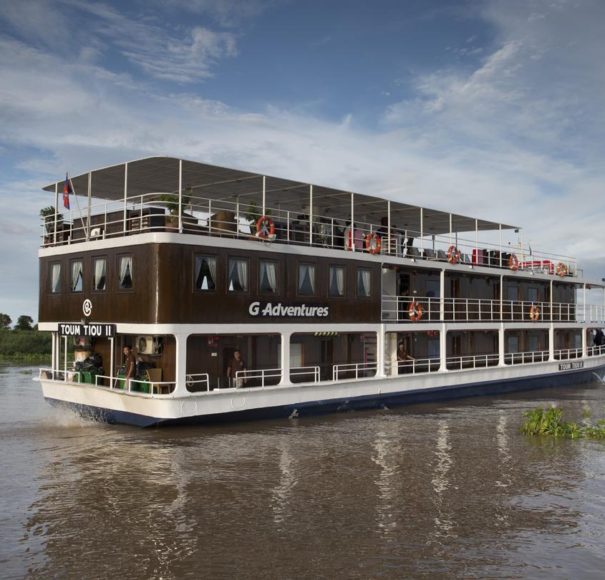 toum tiou ii riverboat