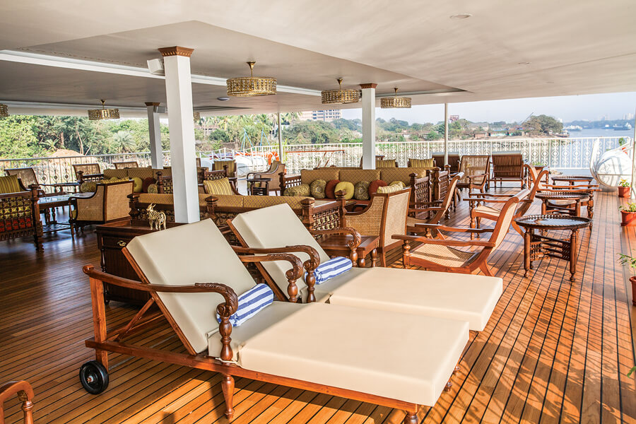 Ganges Voyager II - Sundeck