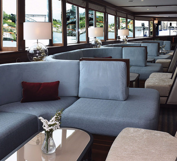 Douro Queen Lounge Seating