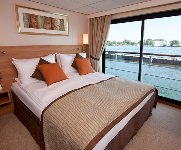 Viking Prestigue suite bedroom