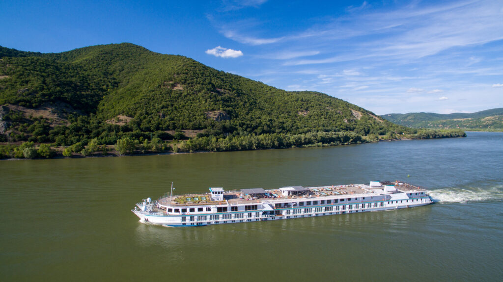 Riverside Mozart - Danube Knee, Hungary