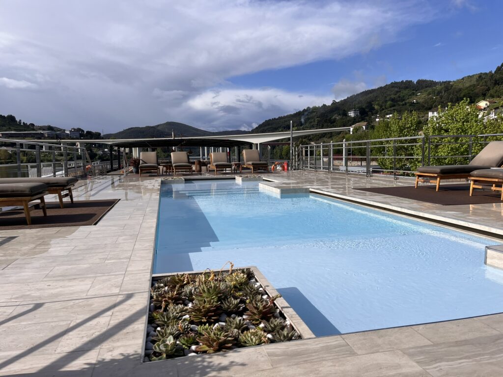 MS Estrela Swimming Pool